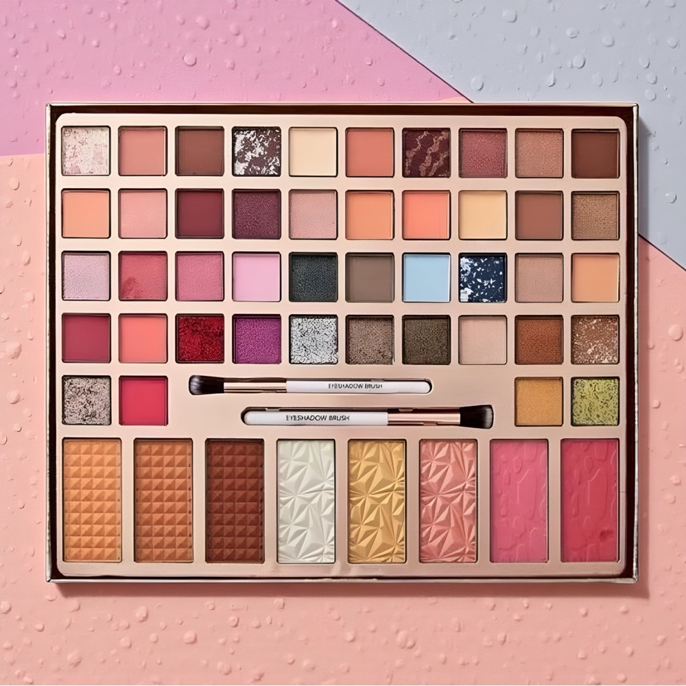 Paris Hilton Bombshell Beauty Eyeshadow Palette - Vibrant Shades Sealed Box! - Picture 3 of 5